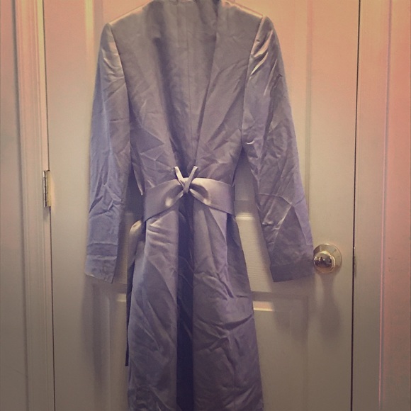 🌸Buy one Get One FREE🌸Vintage ONE OF A KIND silk Bill Blass trench - Picture 2 of 5